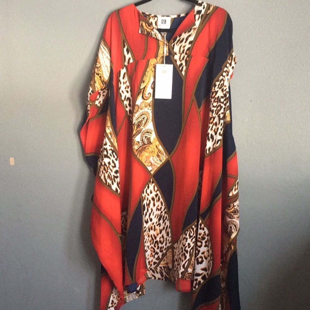 Vicky and Lucas One Size Leopard Printed Tunic